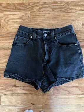 Levi’s High-Rise Black Denim Women's Shorts